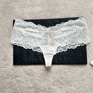 2013 Victoria’s Secret PINK White Lace Trim XLR Cheekster Thong Panties Large L